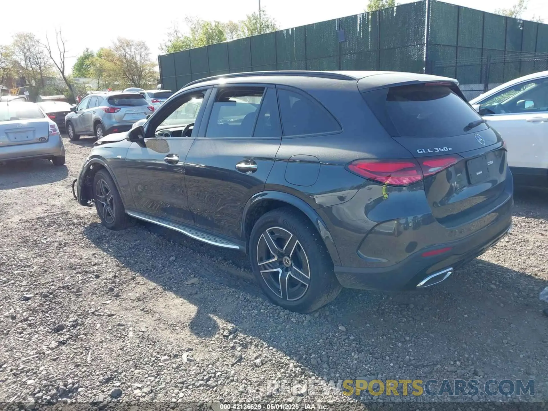 3 fotografías del automóvil dañado W1NKM5GB7SF344340 MERCEDES-BENZ GLC 350E 2025