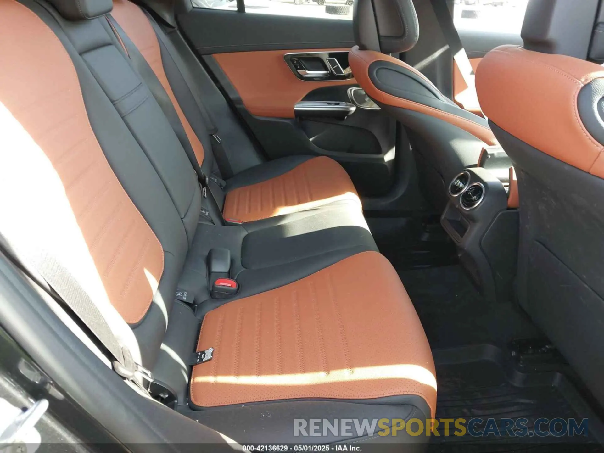 8 fotografías del automóvil dañado W1NKM5GB7SF344340 MERCEDES-BENZ GLC 350E 2025