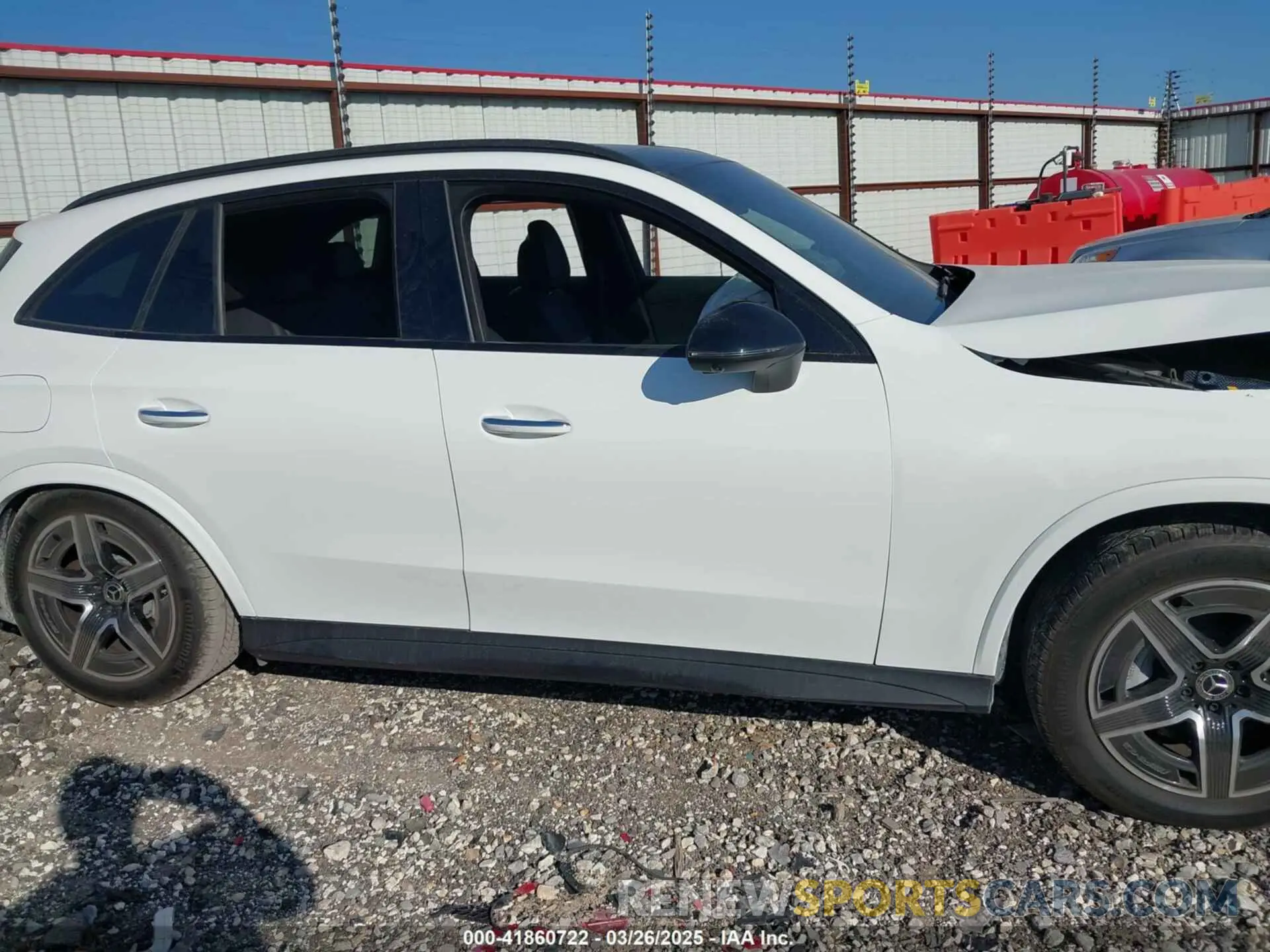 13 fotografías del automóvil dañado W1NKM5GB9SF247236 MERCEDES-BENZ GLC 350E 2025