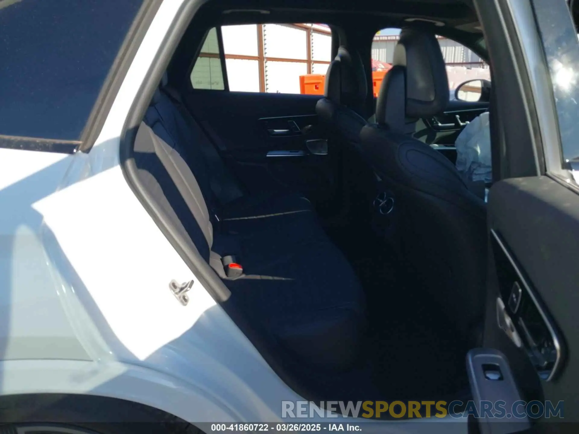 8 fotografías del automóvil dañado W1NKM5GB9SF247236 MERCEDES-BENZ GLC 350E 2025