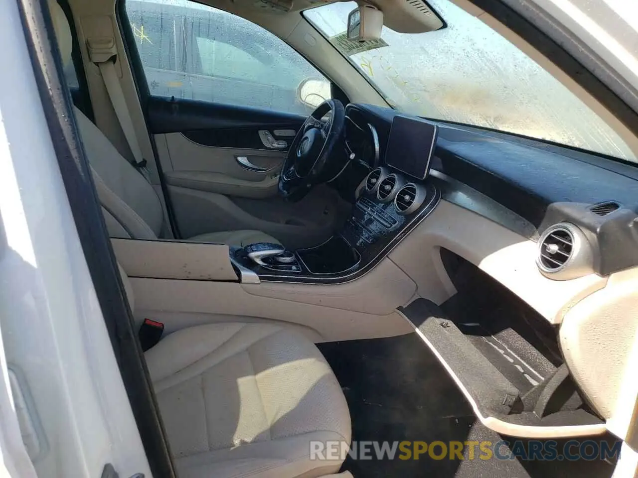 5 fotografías del automóvil dañado WDC0G4JB0KF581173 MERCEDES-BENZ GLC-CLASS 2019
