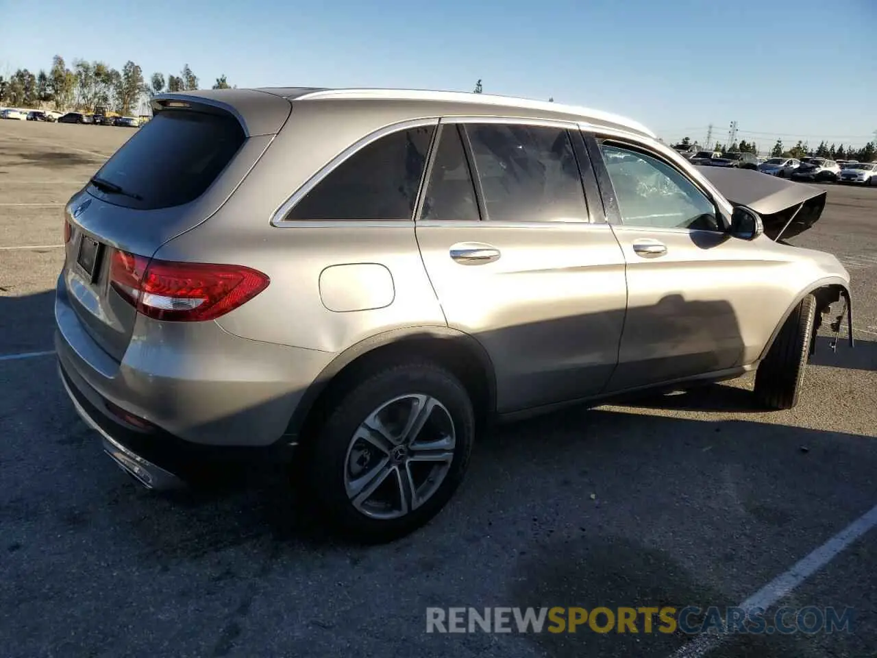 3 fotografías del automóvil dañado WDC0G4JB0KV131870 MERCEDES-BENZ GLC-CLASS 2019