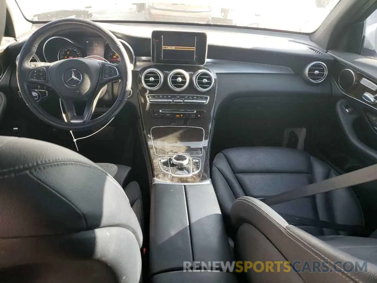 8 fotografías del automóvil dañado WDC0G4JB0KV138186 MERCEDES-BENZ GLC-CLASS 2019