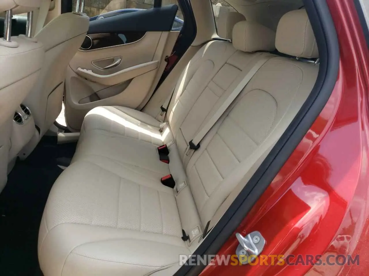 6 fotografías del automóvil dañado WDC0G4JB1KF564821 MERCEDES-BENZ GLC-CLASS 2019