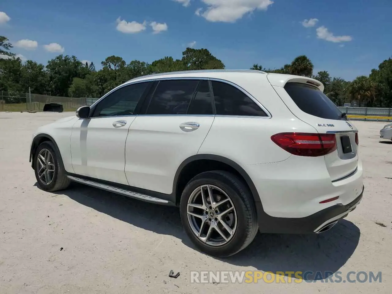 2 fotografías del automóvil dañado WDC0G4JB4KV147151 MERCEDES-BENZ GLC-CLASS 2019