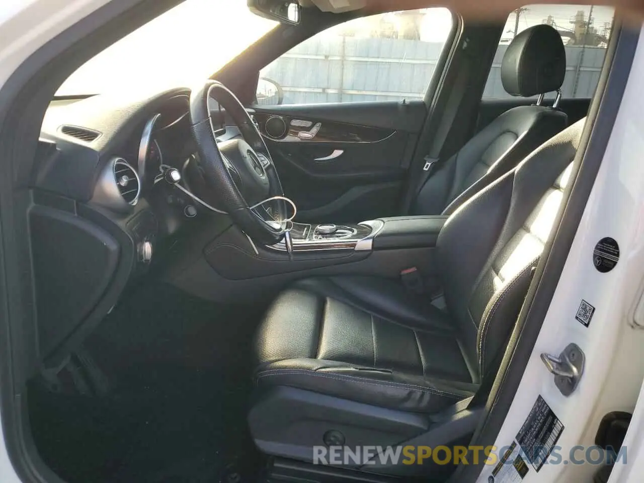 7 fotografías del automóvil dañado WDC0G4JB5KV123005 MERCEDES-BENZ GLC-CLASS 2019