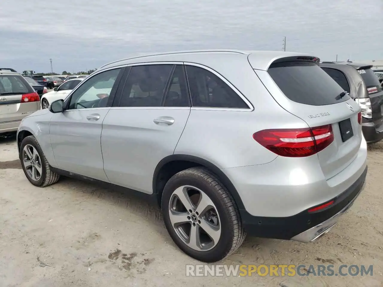 2 fotografías del automóvil dañado WDC0G4JB5KV196567 MERCEDES-BENZ GLC-CLASS 2019
