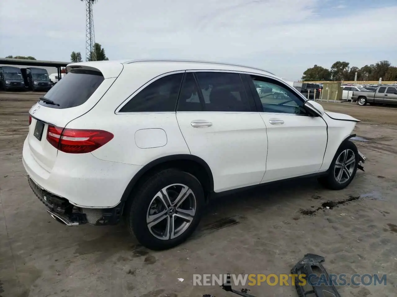 3 fotografías del automóvil dañado WDC0G4JB6KF668057 MERCEDES-BENZ GLC-CLASS 2019