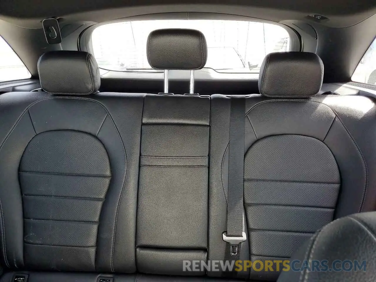 10 fotografías del automóvil dañado WDC0G4JB6KV136135 MERCEDES-BENZ GLC-CLASS 2019