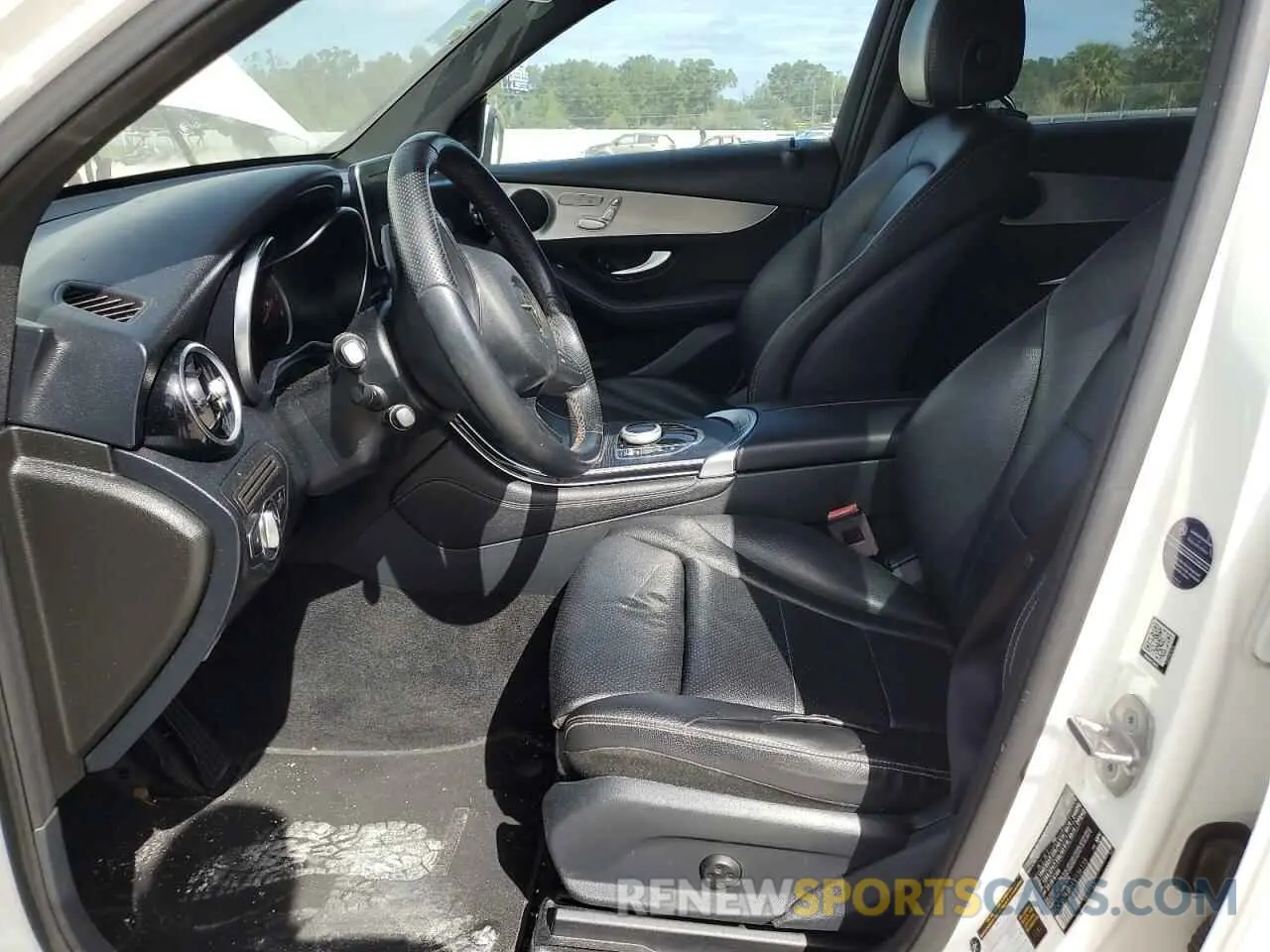 7 fotografías del automóvil dañado WDC0G4JB6KV136135 MERCEDES-BENZ GLC-CLASS 2019
