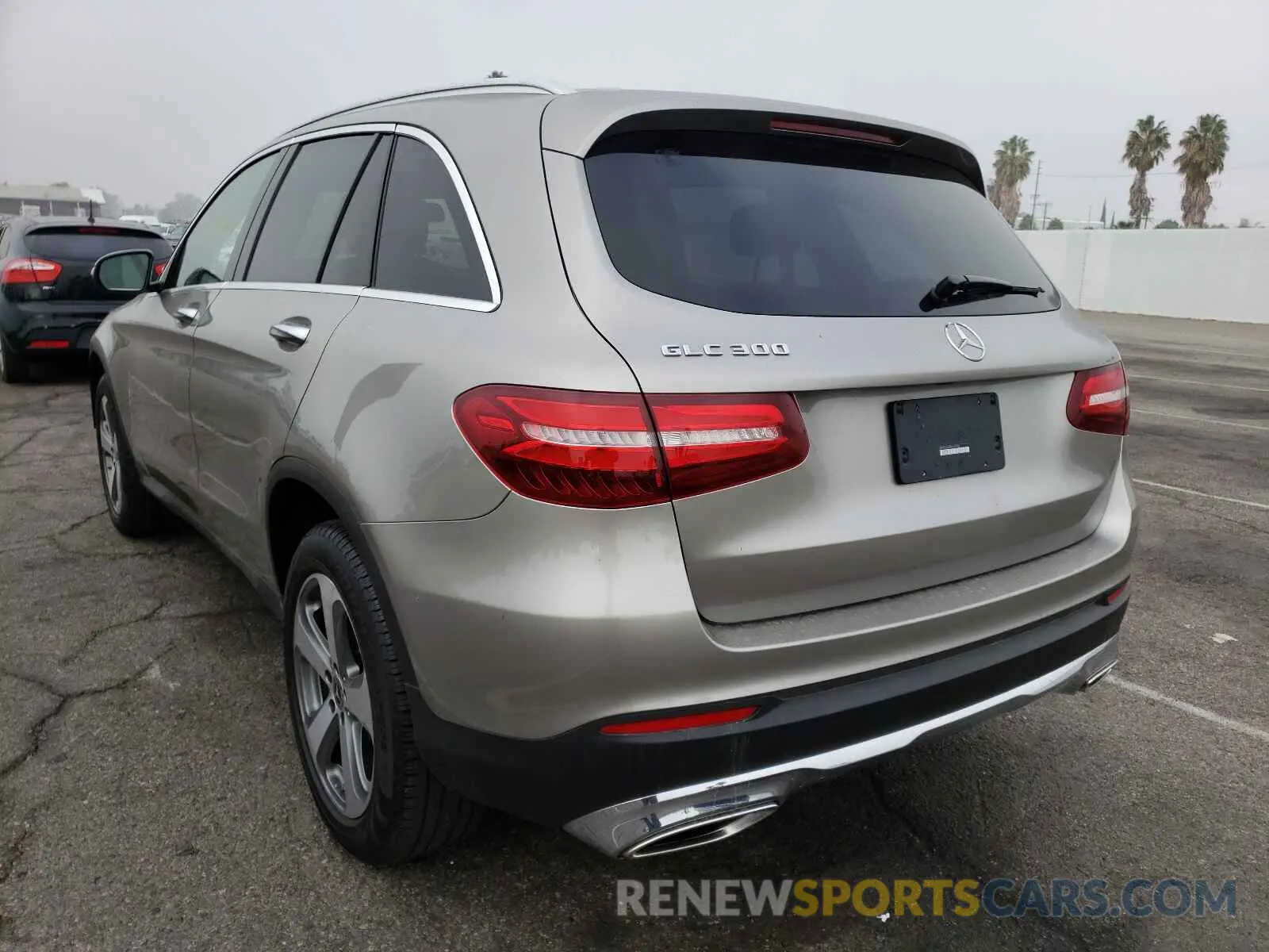 3 fotografías del automóvil dañado WDC0G4JB7KV160198 MERCEDES-BENZ GLC-CLASS 2019