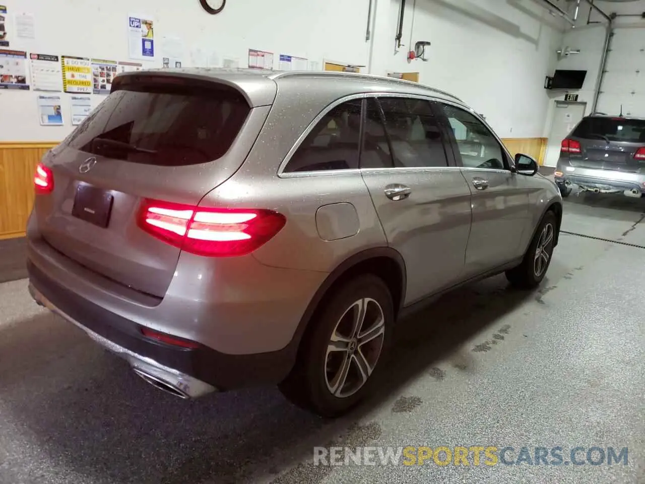 3 fotografías del automóvil dañado WDC0G4JB7KV162050 MERCEDES-BENZ GLC-CLASS 2019