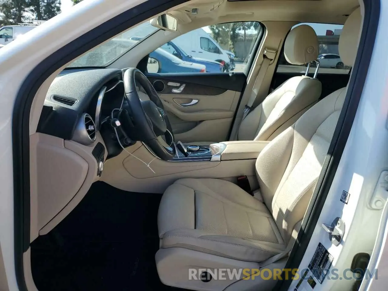 7 fotografías del automóvil dañado WDC0G4JB8K1000807 MERCEDES-BENZ GLC-CLASS 2019