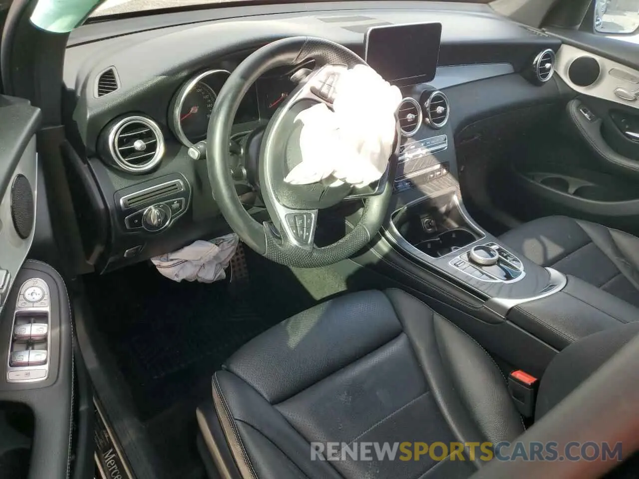 8 fotografías del automóvil dañado WDC0G4JB8KV124116 MERCEDES-BENZ GLC-CLASS 2019