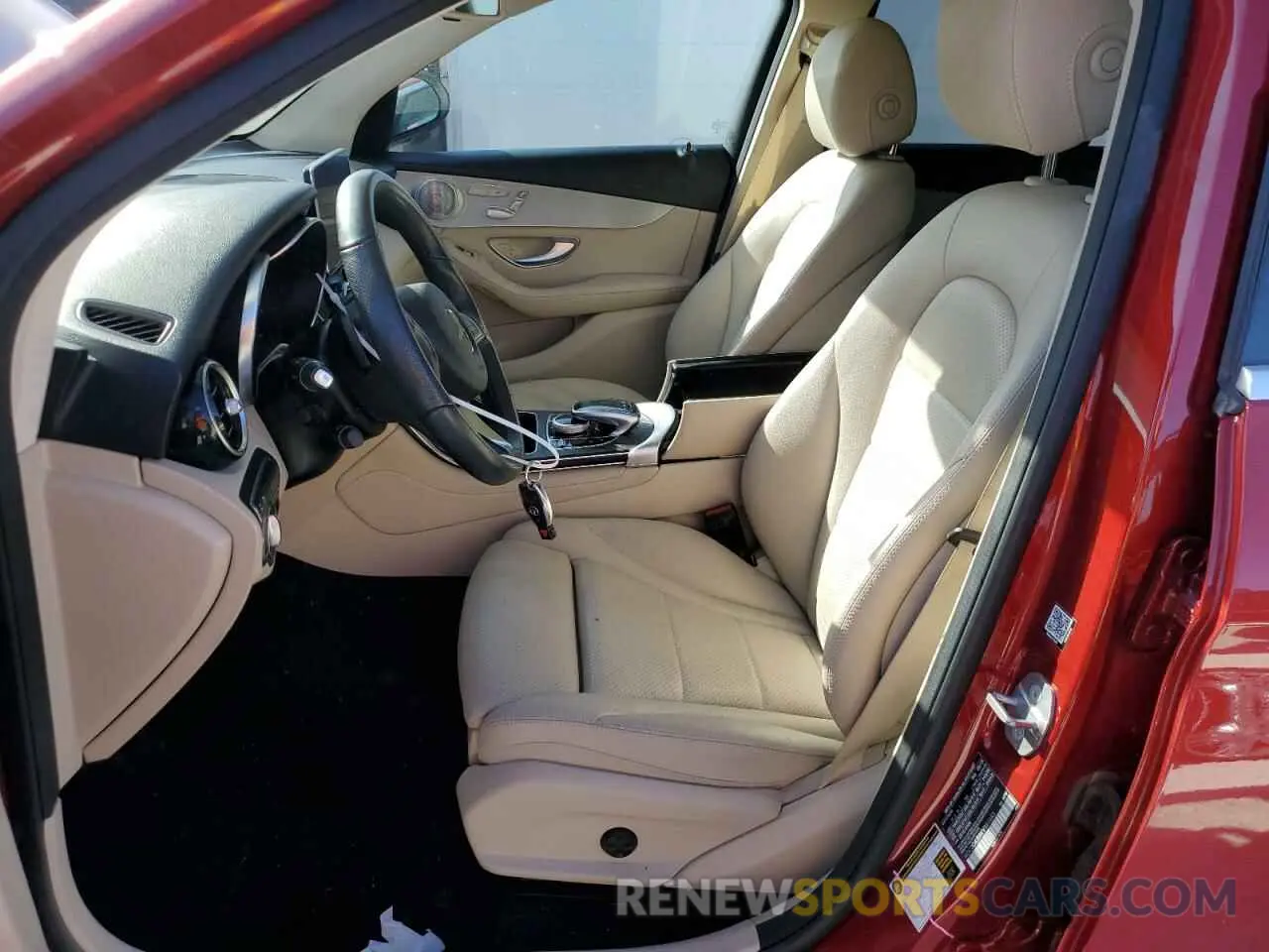 7 fotografías del automóvil dañado WDC0G4JB8KV181643 MERCEDES-BENZ GLC-CLASS 2019