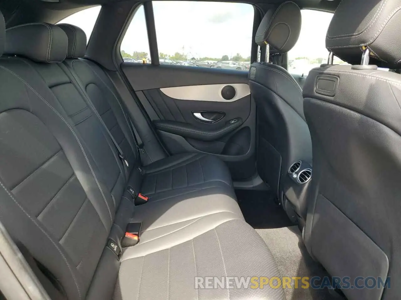 11 fotografías del automóvil dañado WDC0G4JB9KV127915 MERCEDES-BENZ GLC-CLASS 2019