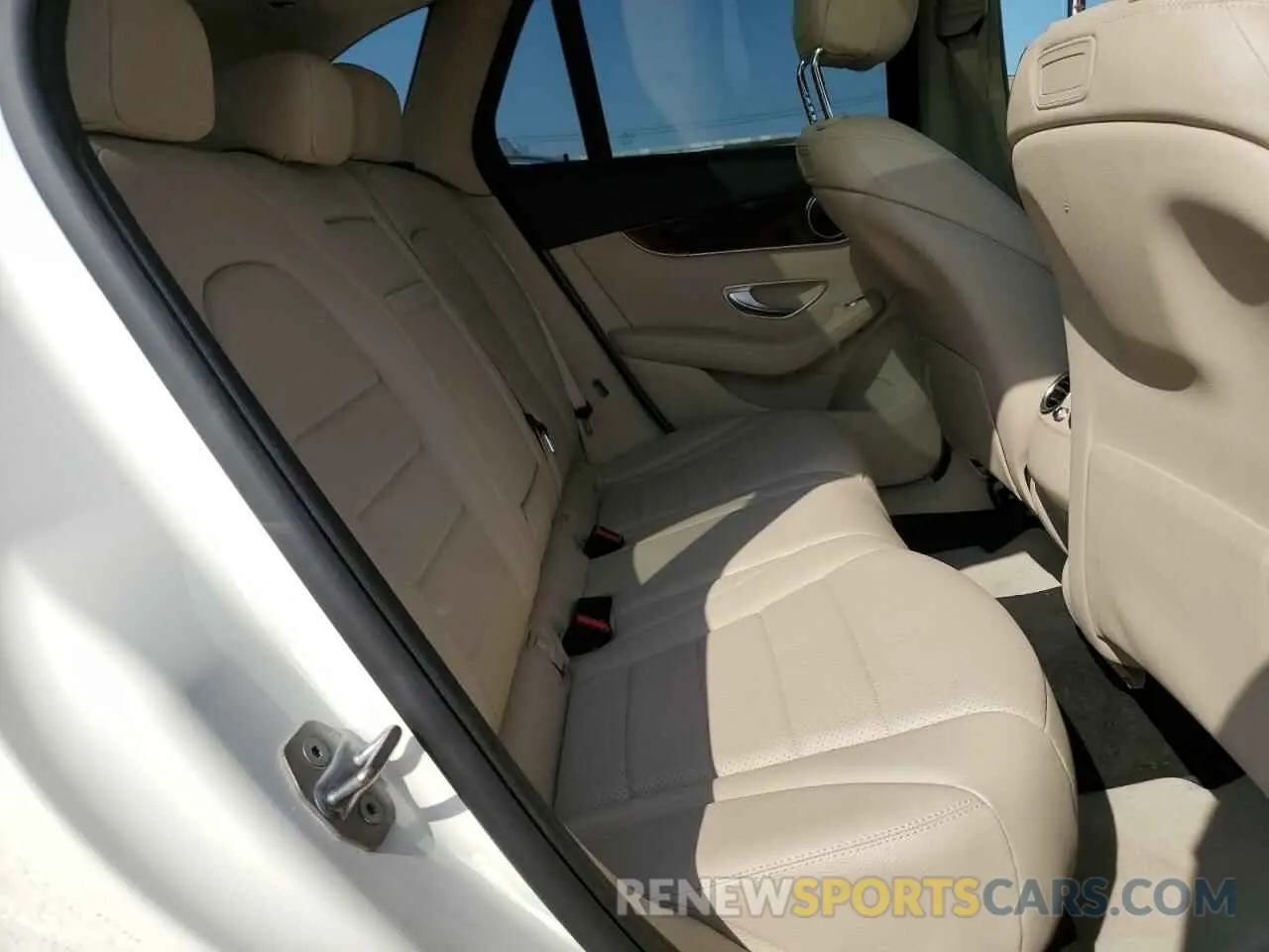 11 fotografías del automóvil dañado WDC0G4JB9KV132869 MERCEDES-BENZ GLC-CLASS 2019