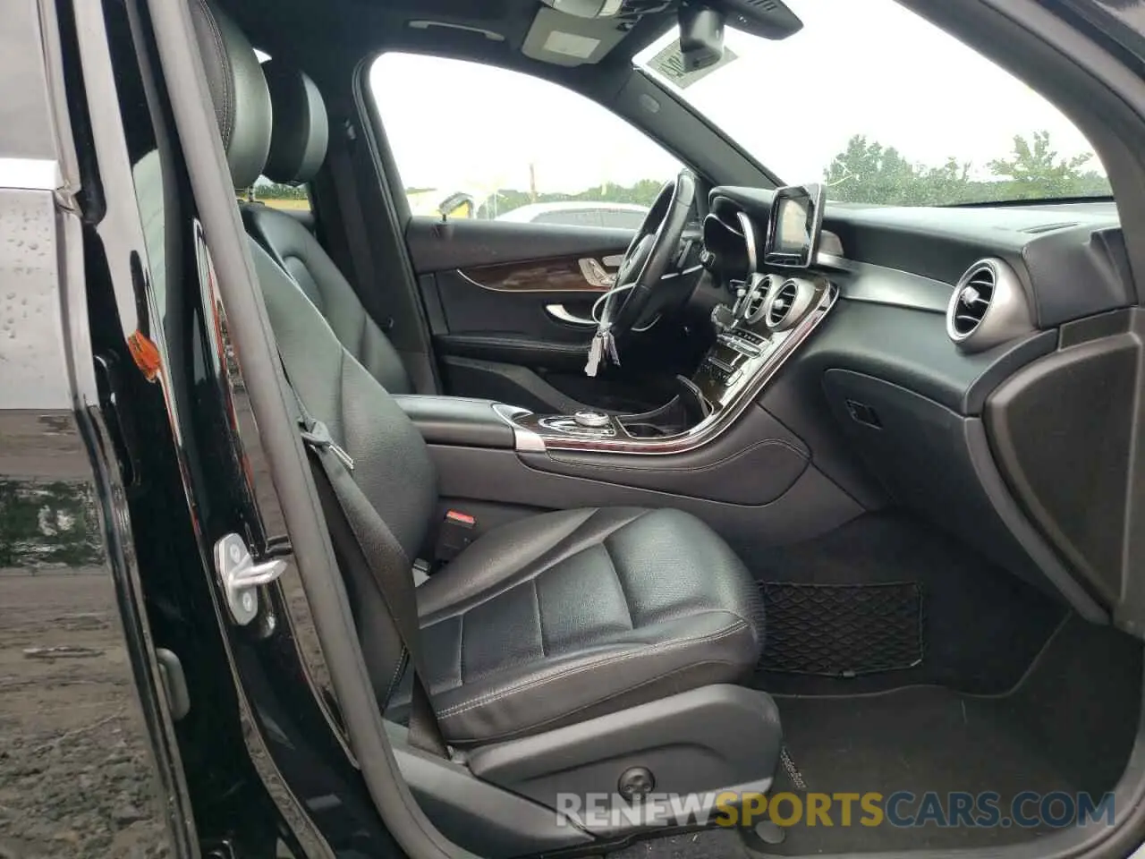 5 fotografías del automóvil dañado WDC0G4JB9KV135321 MERCEDES-BENZ GLC-CLASS 2019