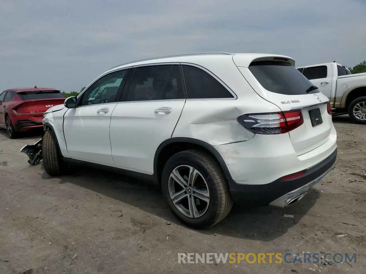 2 fotografías del automóvil dañado WDC0G4KB2KV178879 MERCEDES-BENZ GLC-CLASS 2019