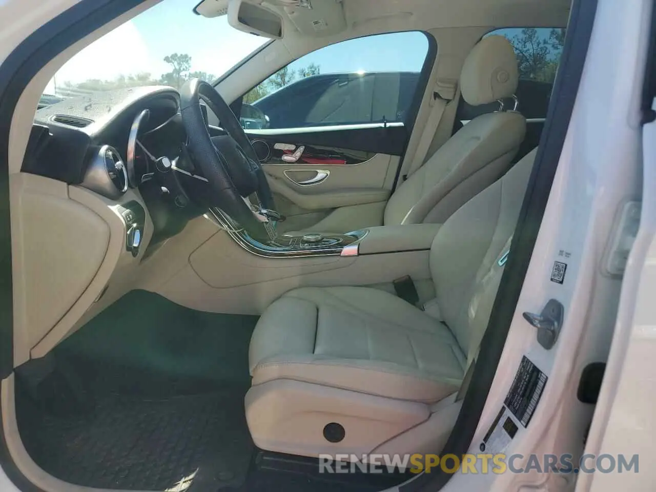 7 fotografías del automóvil dañado WDC0G4KB3KV148578 MERCEDES-BENZ GLC-CLASS 2019