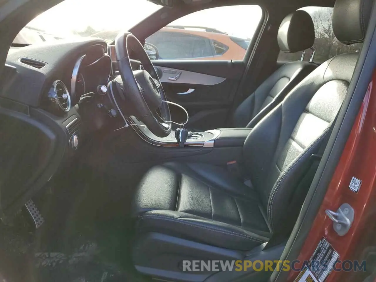 7 fotografías del automóvil dañado WDC0G4KB5KV138831 MERCEDES-BENZ GLC-CLASS 2019