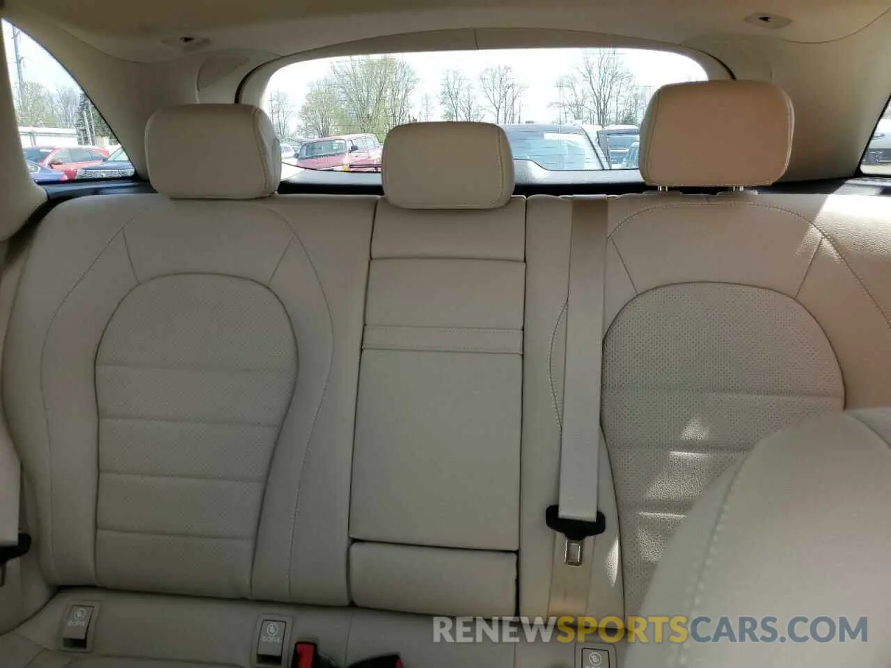 10 fotografías del automóvil dañado WDC0G4KB7KF575496 MERCEDES-BENZ GLC-CLASS 2019