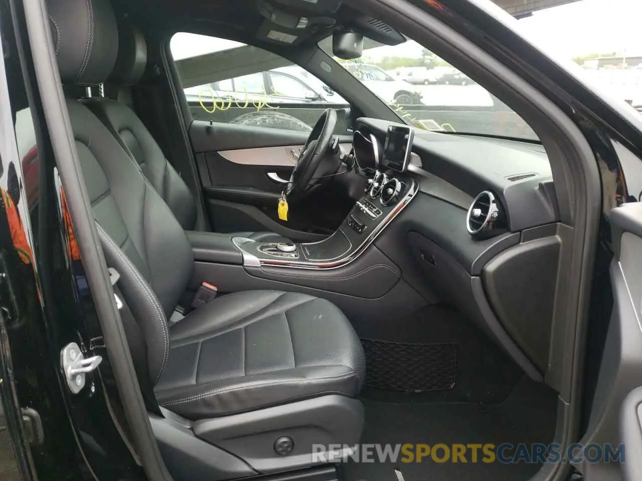 5 fotografías del automóvil dañado WDC0G4KB7KV123814 MERCEDES-BENZ GLC-CLASS 2019