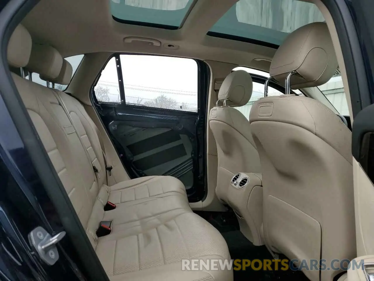 11 fotografías del automóvil dañado WDC0G4KB8KV163691 MERCEDES-BENZ GLC-CLASS 2019