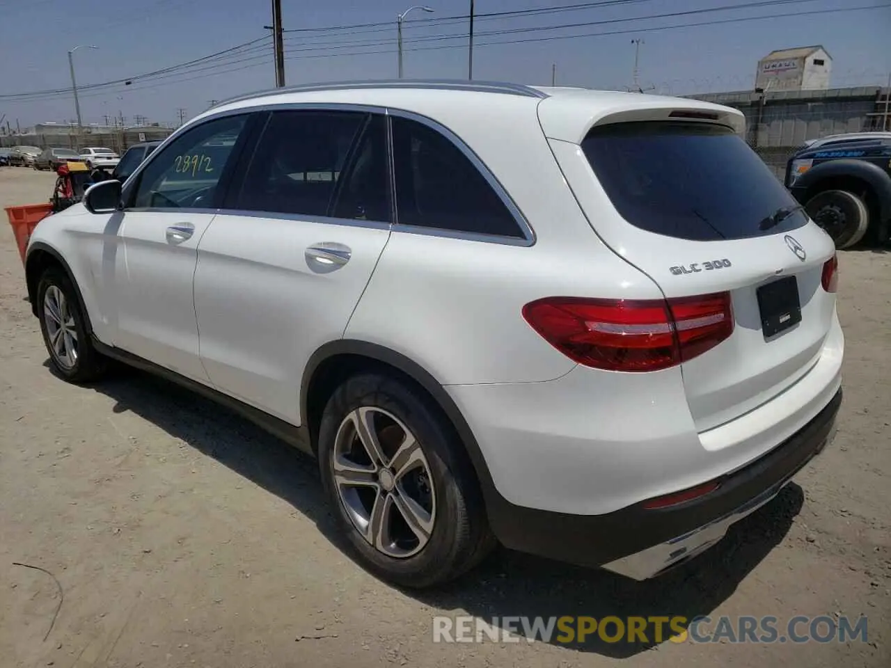 3 fotografías del automóvil dañado WDC0G4KBXKF572821 MERCEDES-BENZ GLC-CLASS 2019