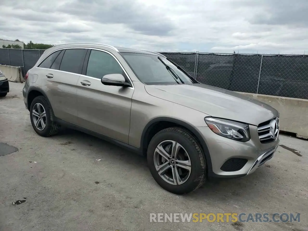 4 fotografías del automóvil dañado WDC0G4KBXKF624867 MERCEDES-BENZ GLC-CLASS 2019