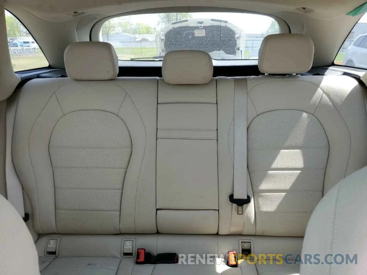 10 fotografías del automóvil dañado WDC0G4KBXKV126335 MERCEDES-BENZ GLC-CLASS 2019
