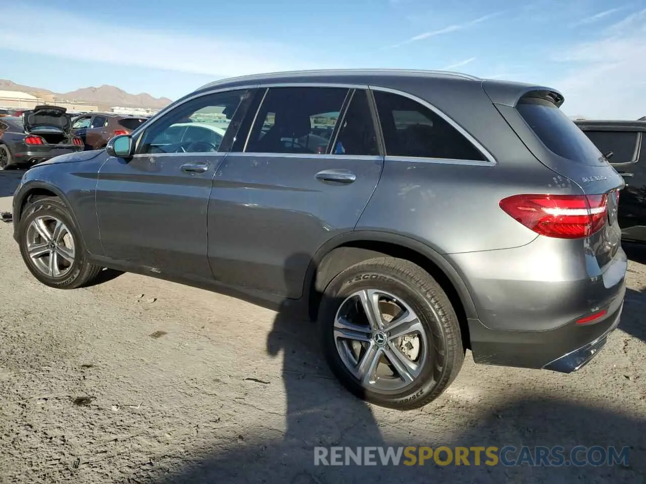2 fotografías del automóvil dañado WDC0G5EB2KF496237 MERCEDES-BENZ GLC-CLASS 2019