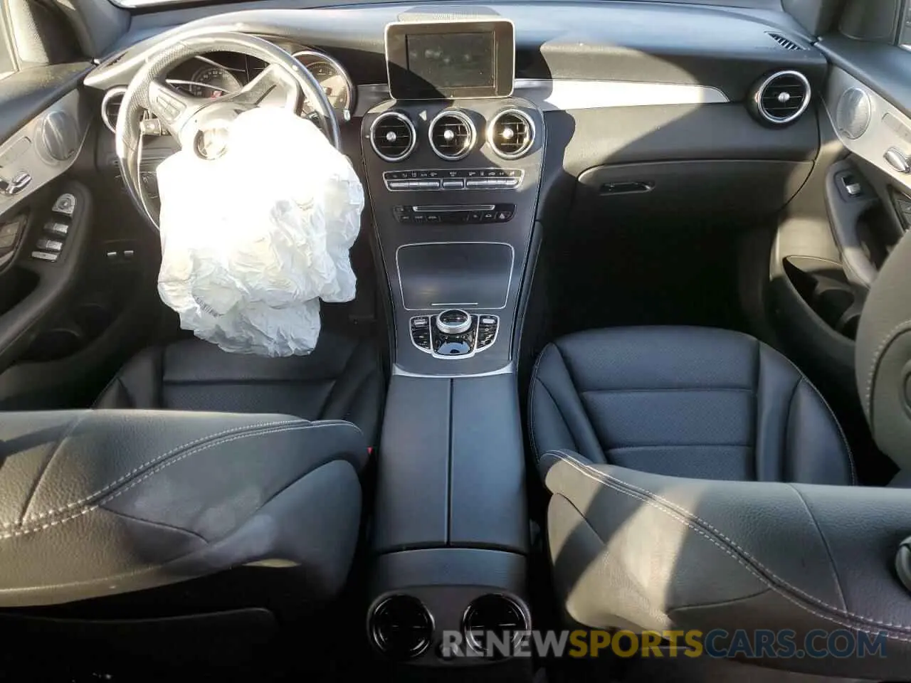 8 fotografías del automóvil dañado WDC0G5EB2KF496237 MERCEDES-BENZ GLC-CLASS 2019