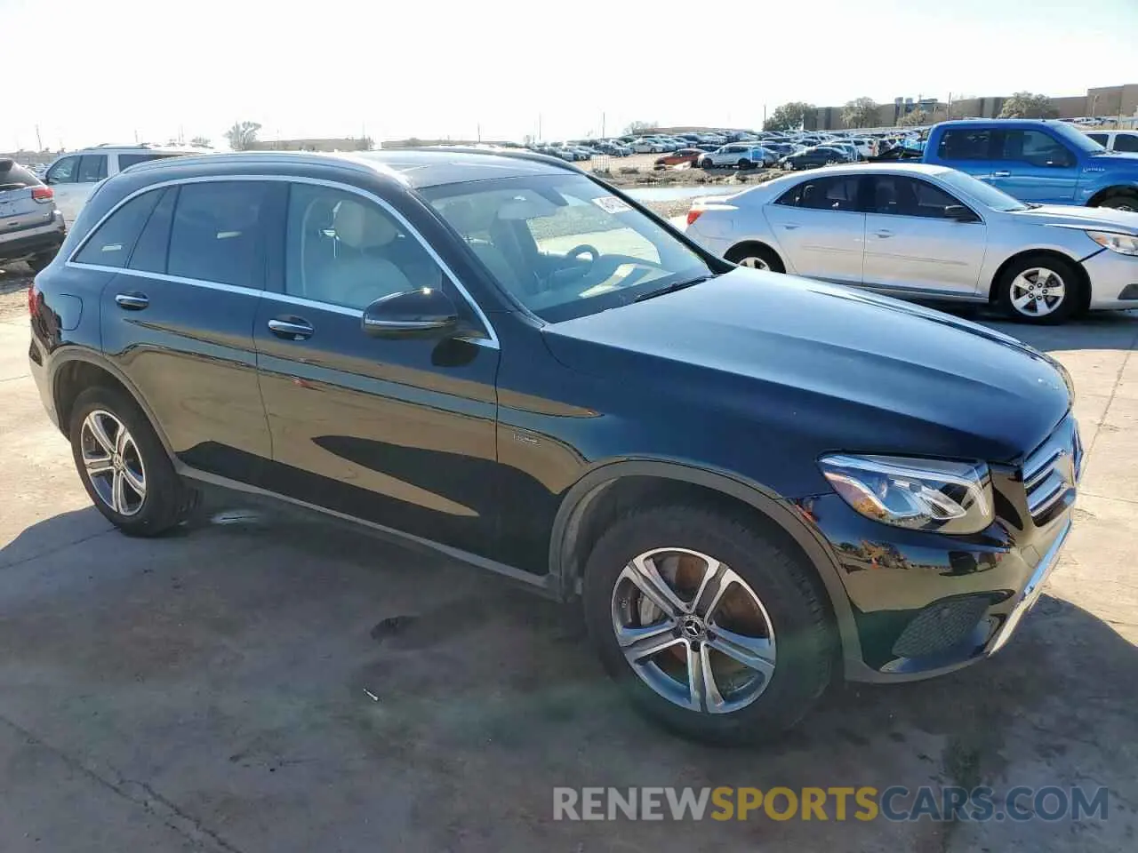 4 fotografías del automóvil dañado WDC0G5EB2KF555450 MERCEDES-BENZ GLC-CLASS 2019