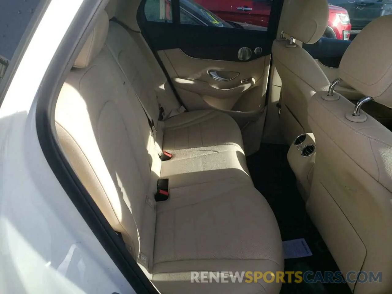 6 fotografías del automóvil dañado WDC0G5EB5KF548931 MERCEDES-BENZ GLC-CLASS 2019
