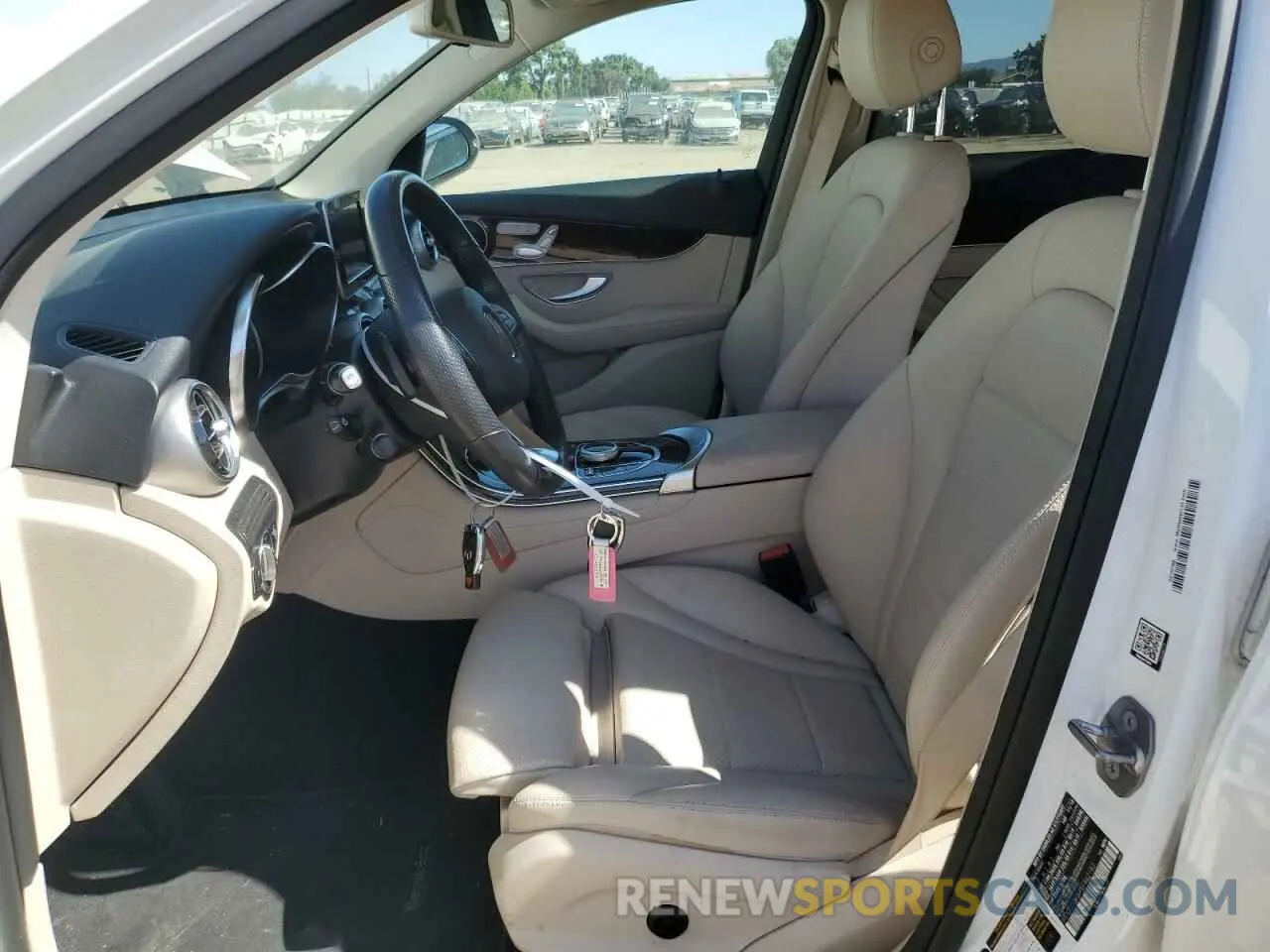 7 fotografías del automóvil dañado WDC0G5EB7KF562183 MERCEDES-BENZ GLC-CLASS 2019