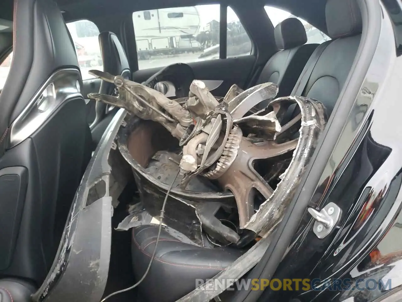 10 fotografías del automóvil dañado WDC0G6EB1KF656243 MERCEDES-BENZ GLC-CLASS 2019