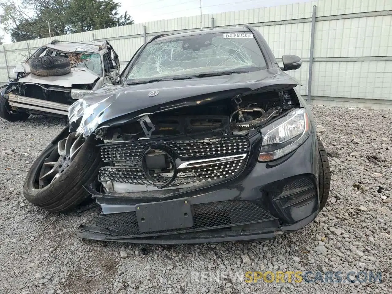 5 fotografías del automóvil dañado WDC0G6EB1KF656243 MERCEDES-BENZ GLC-CLASS 2019
