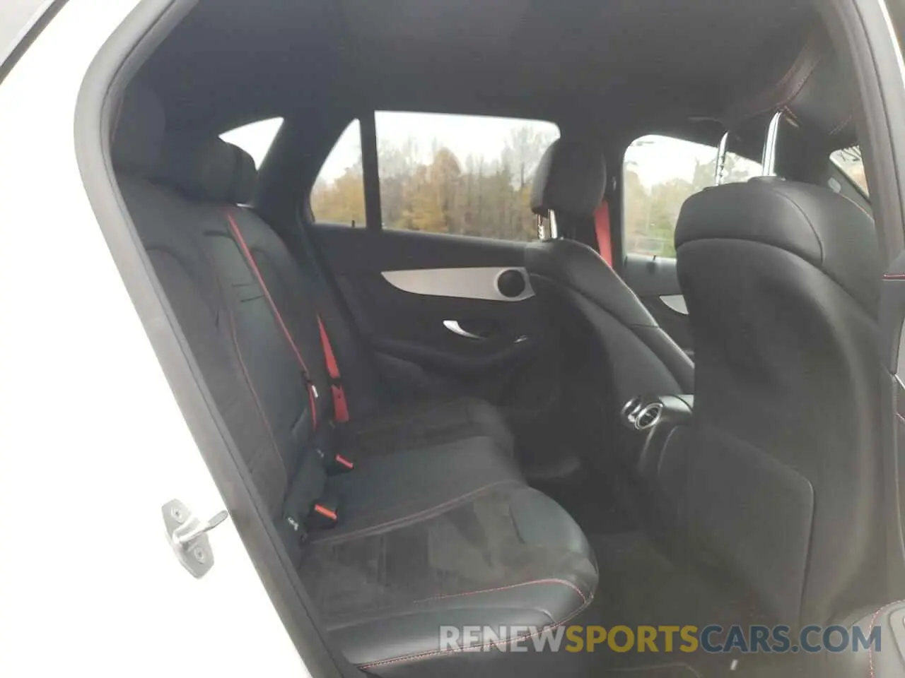 11 fotografías del automóvil dañado WDC0G6EB2KF585084 MERCEDES-BENZ GLC-CLASS 2019