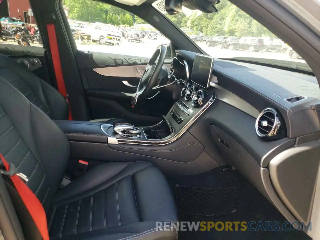 5 fotografías del automóvil dañado WDC0G6EB9KF639061 MERCEDES-BENZ GLC-CLASS 2019