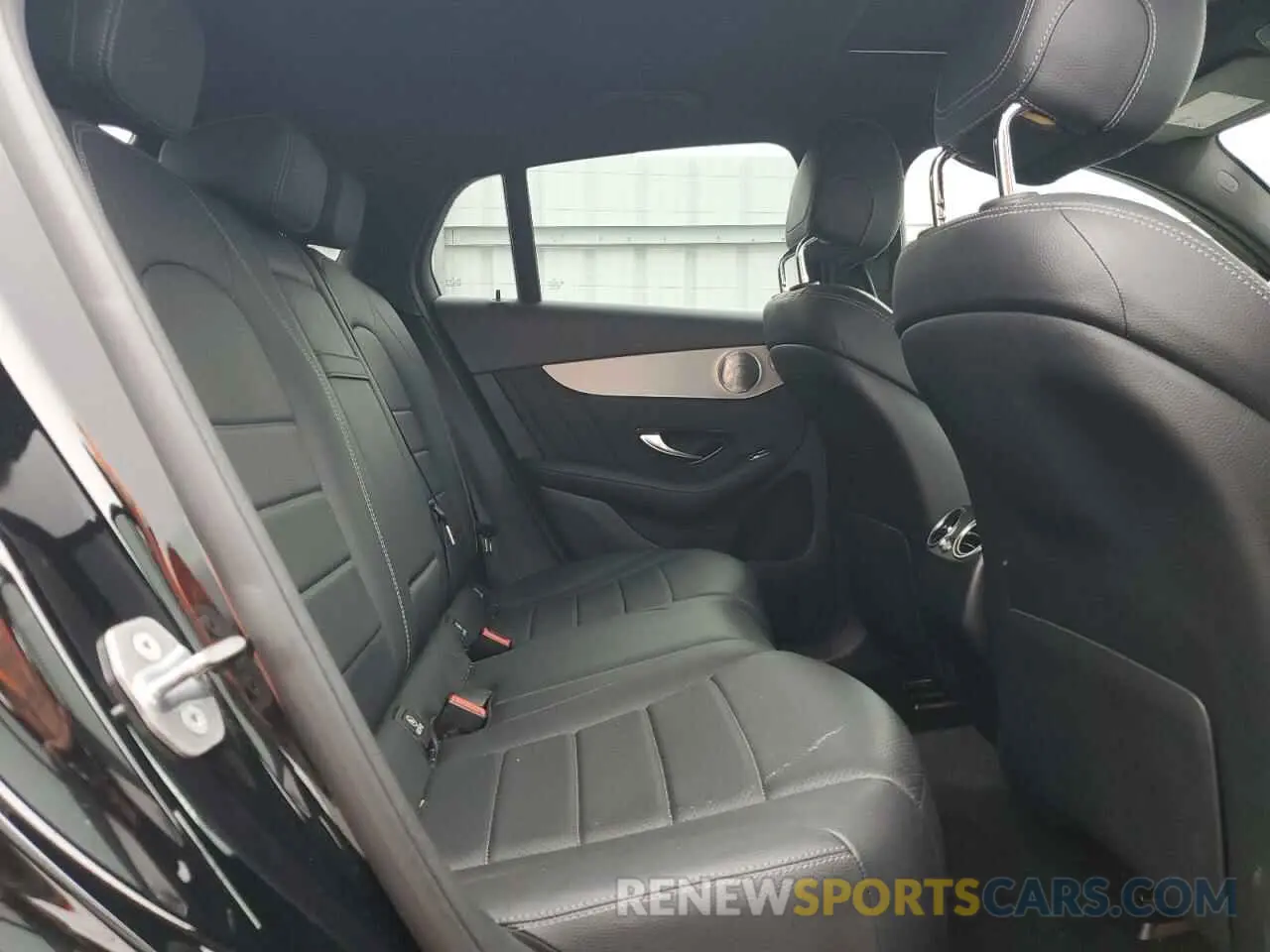 11 fotografías del automóvil dañado WDC0J4KB2KF663938 MERCEDES-BENZ GLC-CLASS 2019
