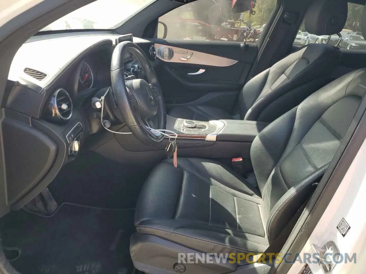7 fotografías del automóvil dañado WDC0J4KB6KF562028 MERCEDES-BENZ GLC-CLASS 2019