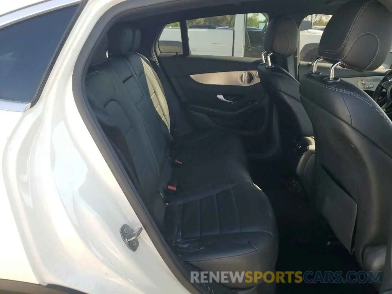 12 fotografías del automóvil dañado WDC0J4KB7KF627632 MERCEDES-BENZ GLC-CLASS 2019