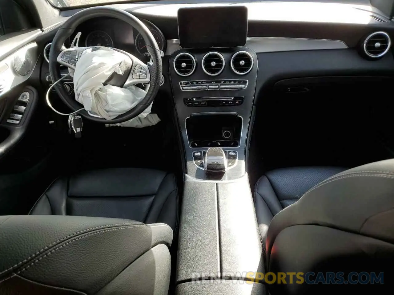 8 fotografías del automóvil dañado WDC0J4KB8KF577694 MERCEDES-BENZ GLC-CLASS 2019