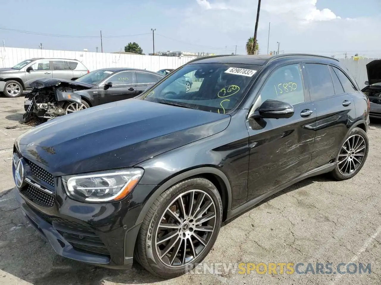 2 fotografías del automóvil dañado W1N0G8DB0LF815170 MERCEDES-BENZ GLC-CLASS 2020
