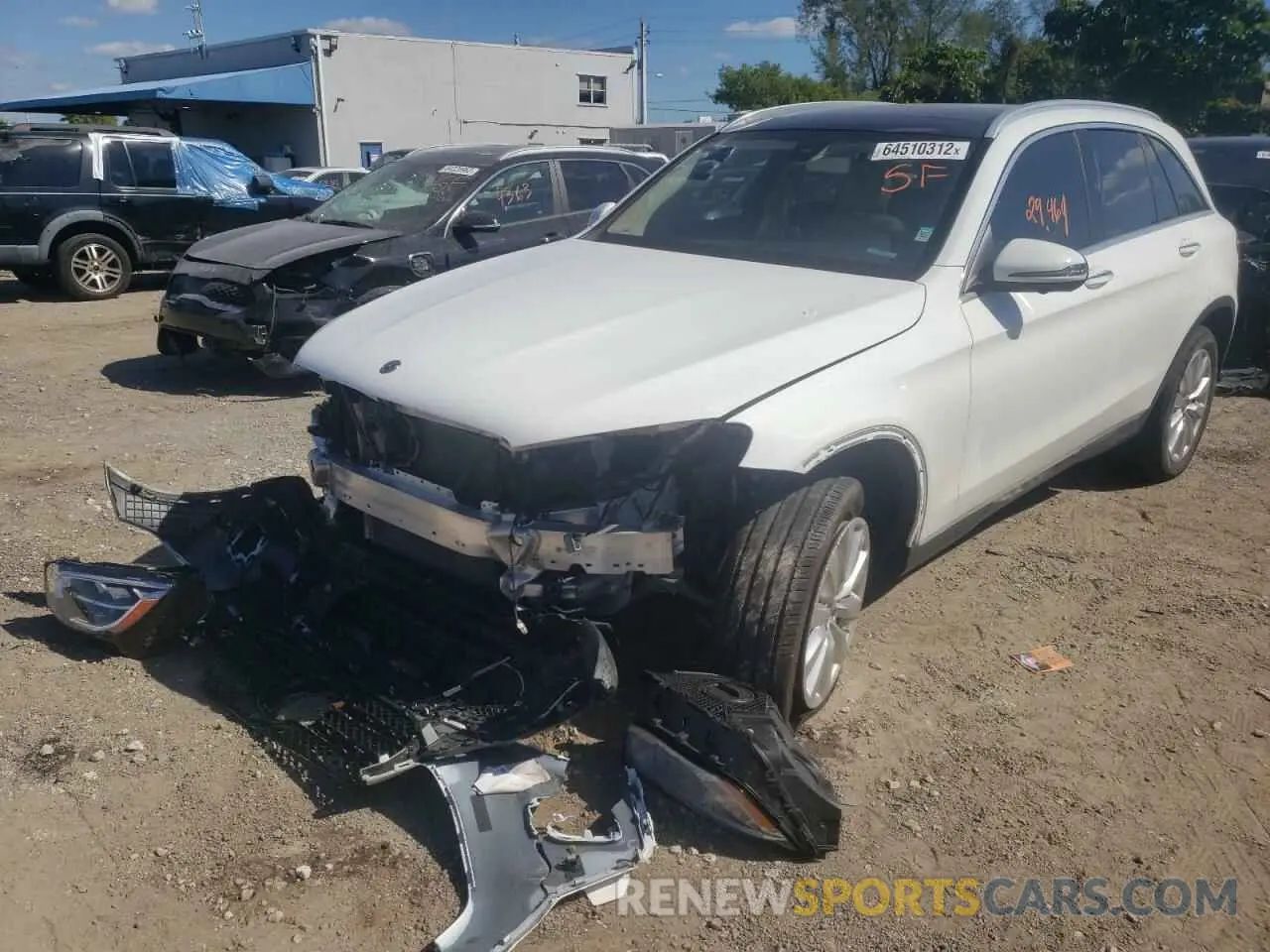 2 fotografías del automóvil dañado W1N0G8DB4LF805175 MERCEDES-BENZ GLC-CLASS 2020