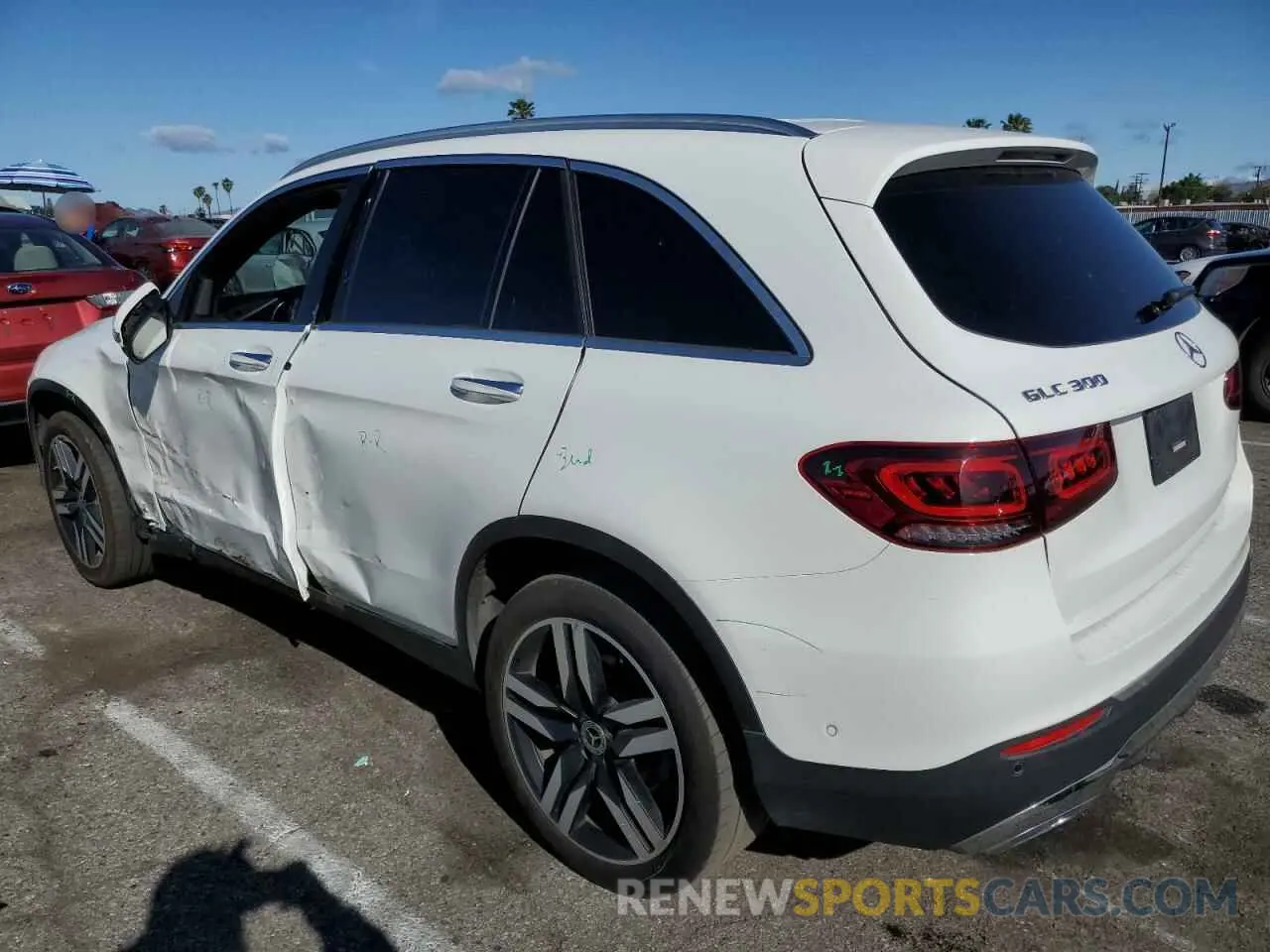 2 fotografías del automóvil dañado W1N0G8DBXLF802572 MERCEDES-BENZ GLC-CLASS 2020