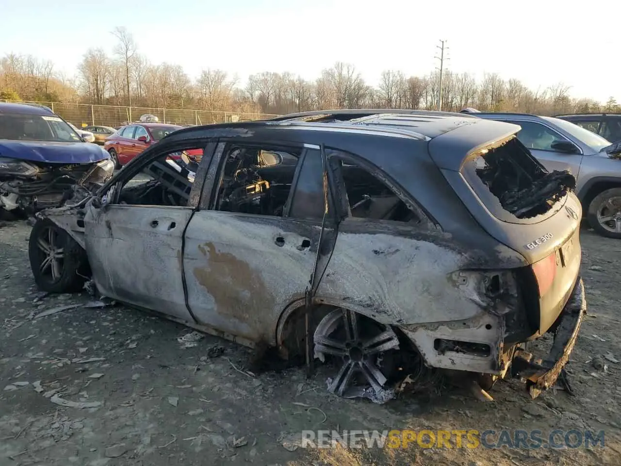 2 fotografías del automóvil dañado W1N0G8EB4LF806275 MERCEDES-BENZ GLC-CLASS 2020
