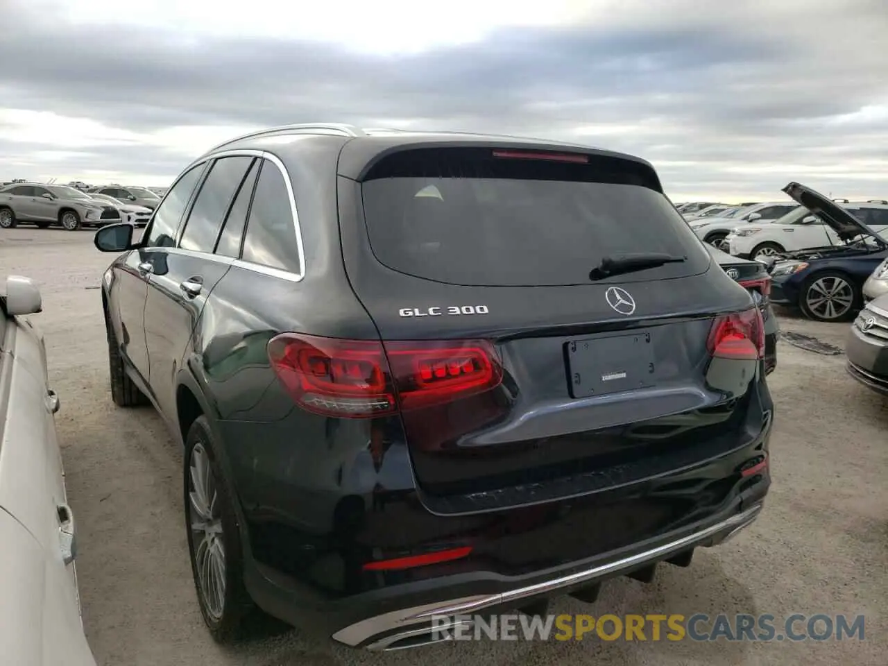 3 fotografías del automóvil dañado WDC0G8DB0LF696361 MERCEDES-BENZ GLC-CLASS 2020