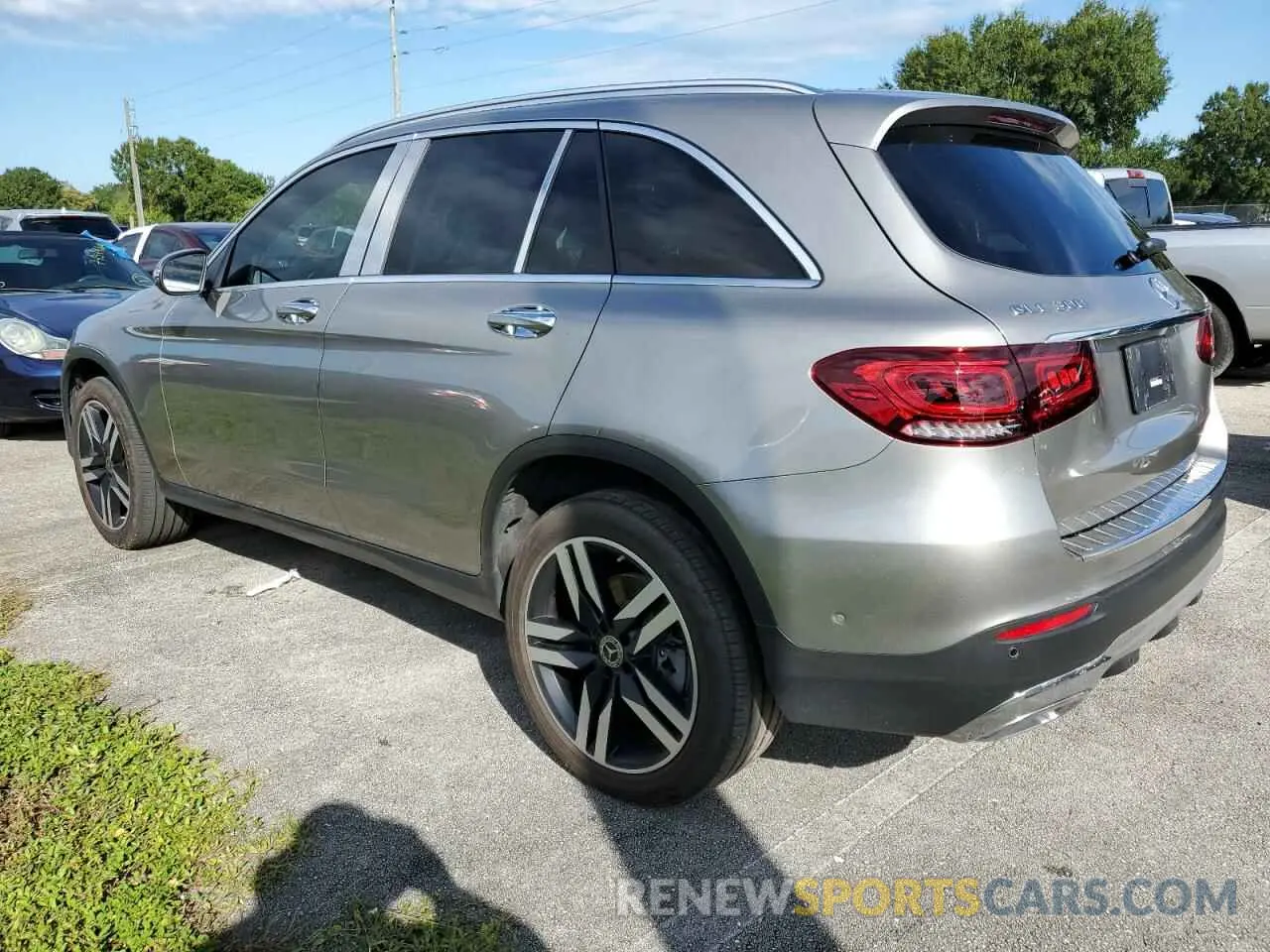 2 fotografías del automóvil dañado WDC0G8DB2LF698502 MERCEDES-BENZ GLC-CLASS 2020